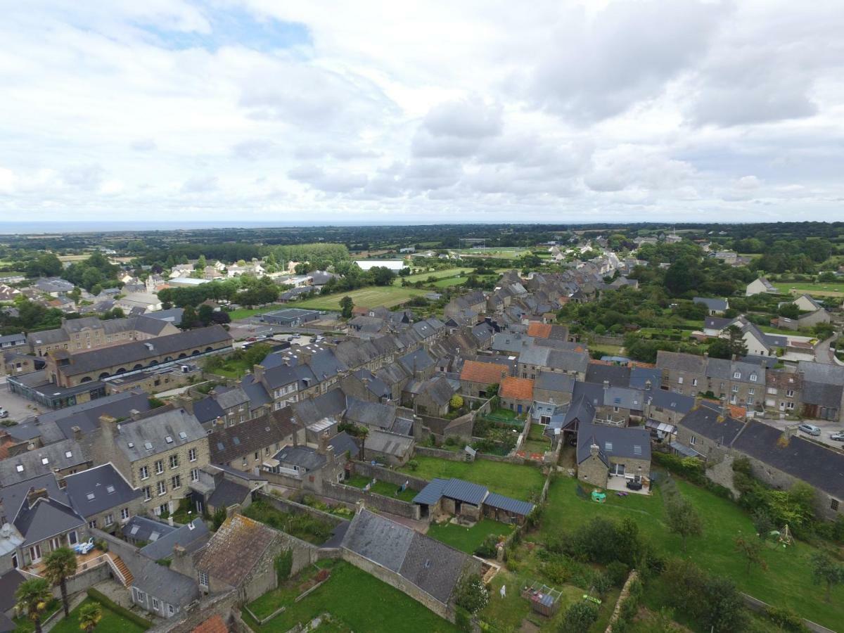 La Tourelle En Normandie Saint-Pierre-Église Kültér fotó